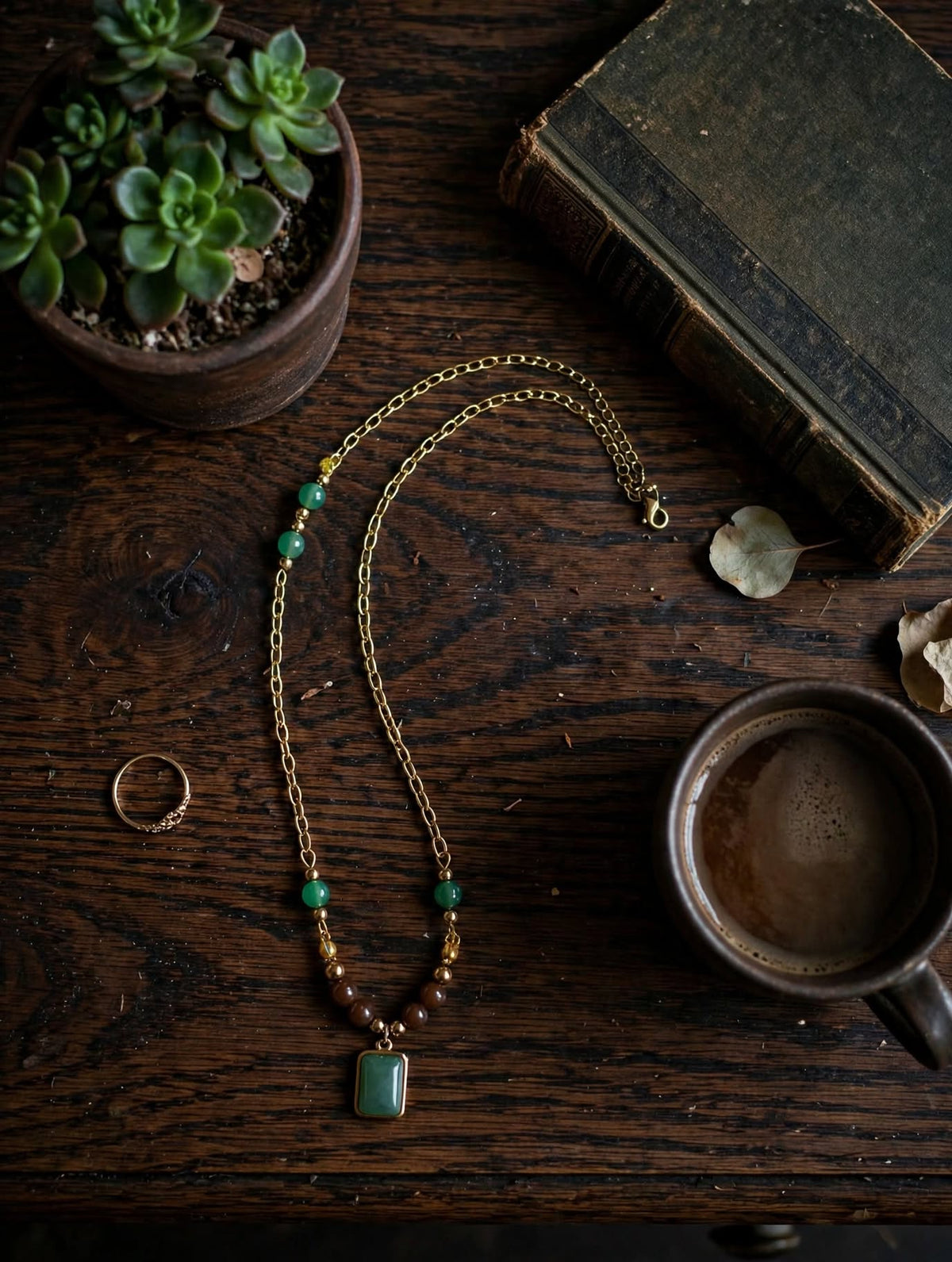 Collier ÉMERAUDE - Pendentif rectangle vert & perles naturelles